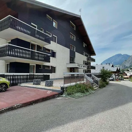 Apartment Au Pied Des Pistes Avec Balcon A - Fr-1-692-65