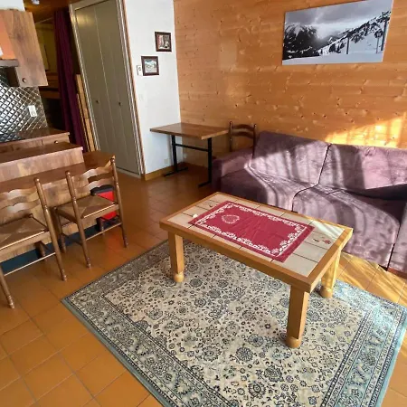 Apartment Au Pied Des Pistes Avec Balcon A - Fr-1-692-65